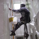 Trabajos verticals pintando atic vertical